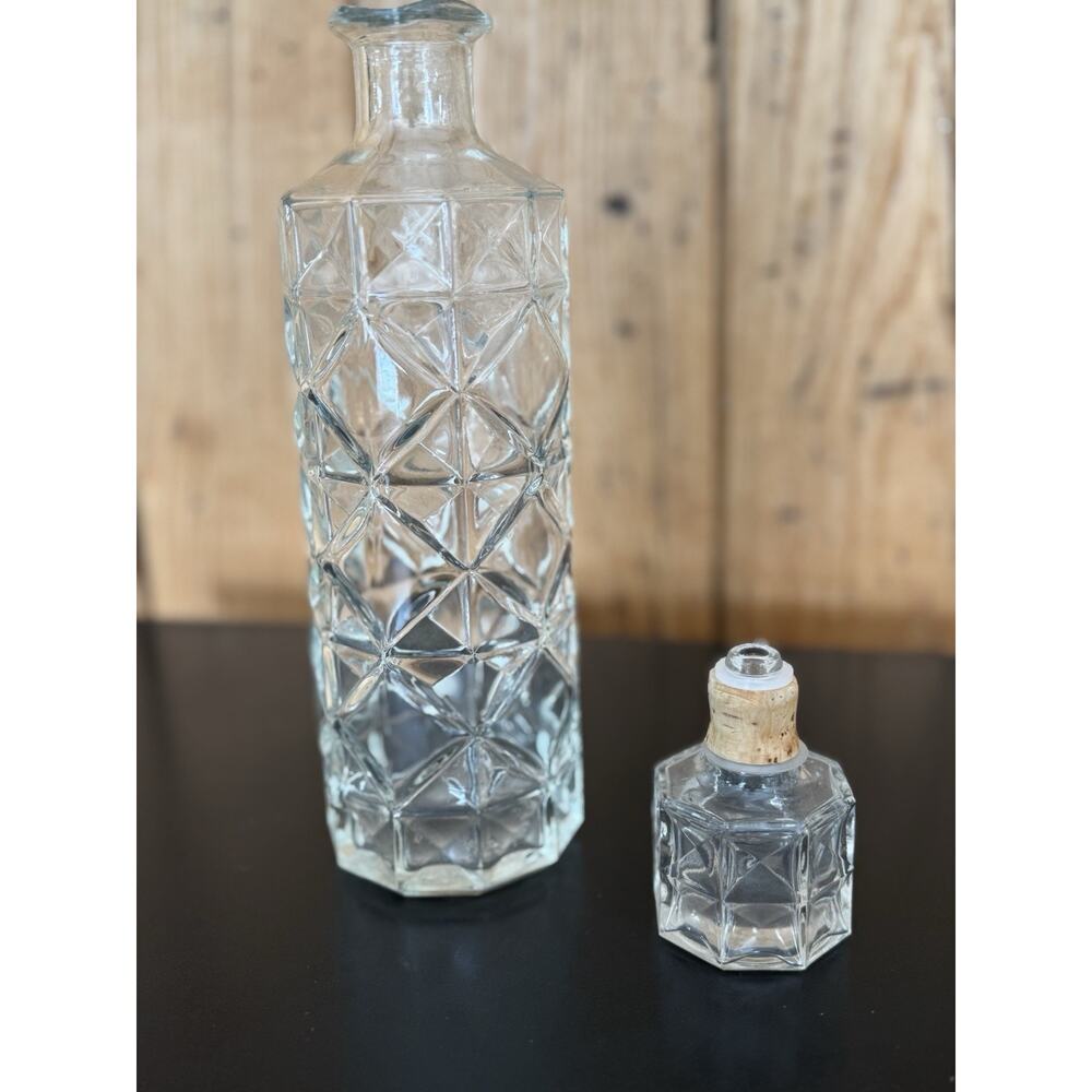 Vintage Mid Century Diamond Pattern Glass Whiskey Decanter 1950s/60s 12” - Picture 12 of 16